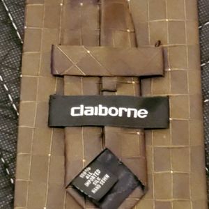 Handmade 100% silk Olive Green Men's print tie.